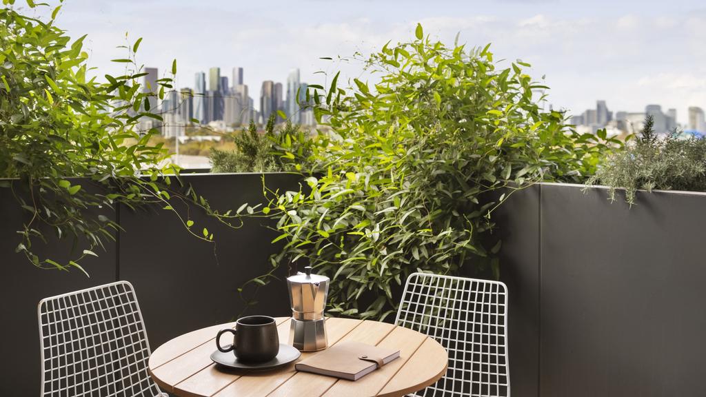 Kensington menawarkan kencan cepat untuk teman serumah di Vic