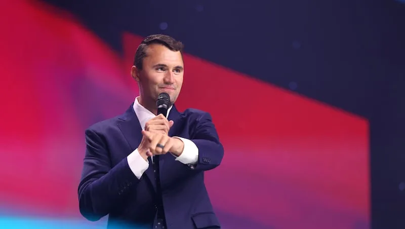 Uang yang Anda hemat tidak sebanding dengan kehormatan yang Anda korbankan’ — mengapa nasihat kencan Charlie Kirk mengguncang internet